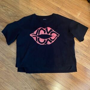 🎀 Black oversized crop top lips Medium OTG brand